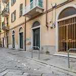 Guesthost - One Step Away From The Historic Center Lovely Flats * لا سبيتسْيا