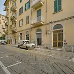 Guesthost - One Step Away From The Historic Center Lovely Flats Apartamento
