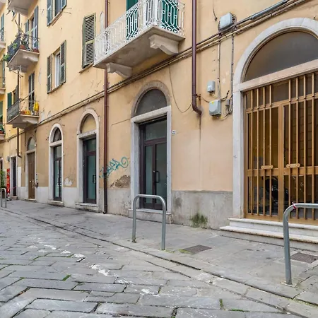 Guesthost - One Step Away From The Historic Center Lovely Flats * La Spezia