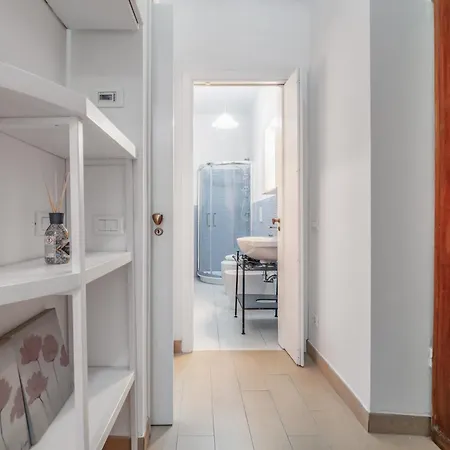 Guesthost - One Step Away From The Historic Center Lovely Flats Apartament