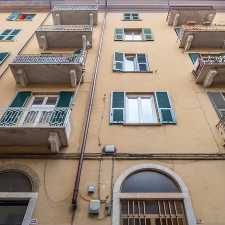 아파트 Guesthost - One Step Away From The Historic Center Lovely Flats *