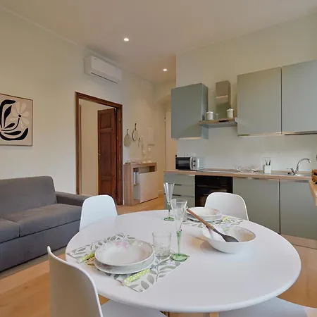 Apartment Guesthost - One Step Away From The Historic Center Lovely Flats *