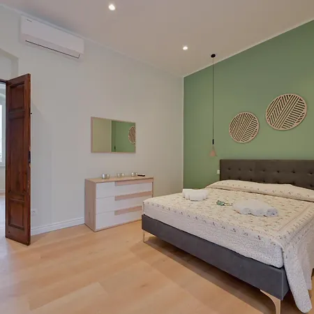 Guesthost - Two Lovely Aparments - One Step Away From The Historic Center Apartment La Spezia