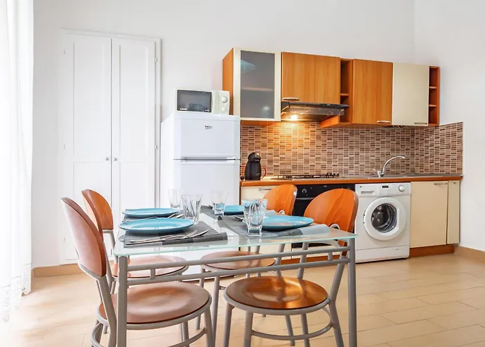 Guesthost - One Step Away From The Historic Center Lovely Flats *