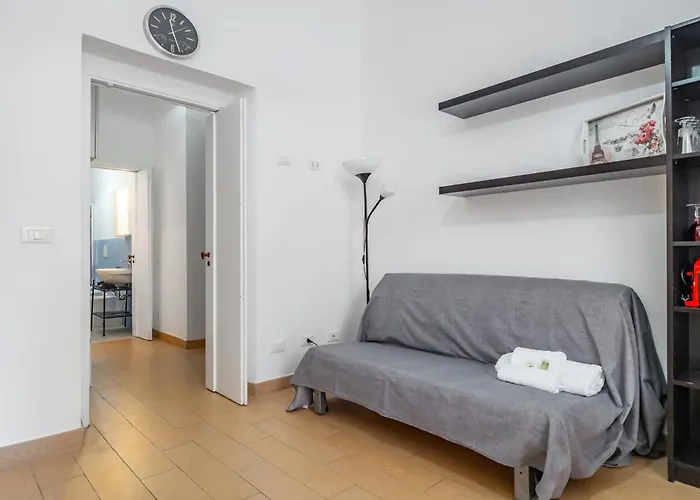 Guesthost - One Step Away From The Historic Center Lovely Flats Apartment