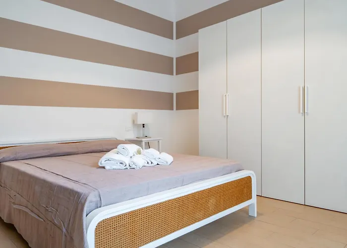 Guesthost - One Step Away From The Historic Center Lovely Flats