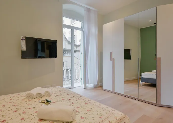 Guesthost - One Step Away From The Historic Center Lovely Flats Apartment