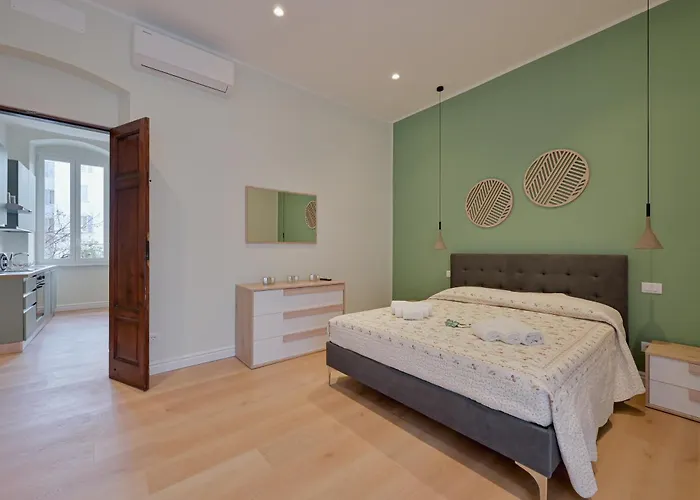 Guesthost - One Step Away From The Historic Center Lovely Flats Apartment La Spezia