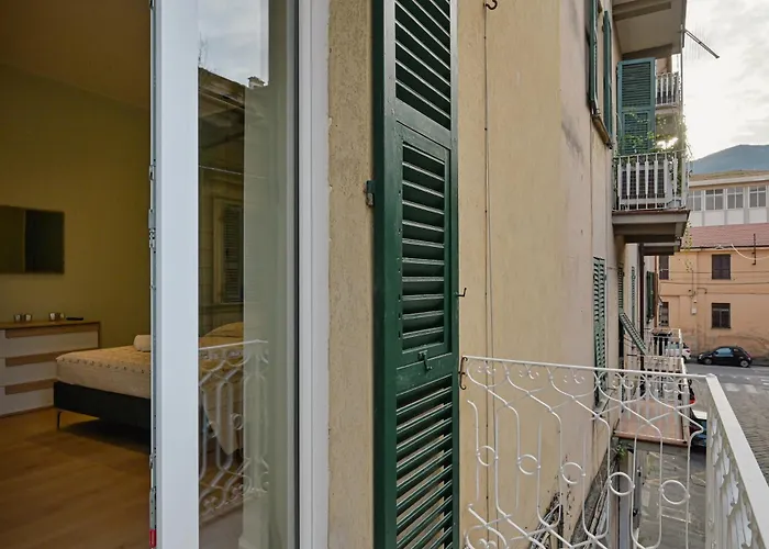 Guesthost - One Step Away From The Historic Center Lovely Flats La Spezia