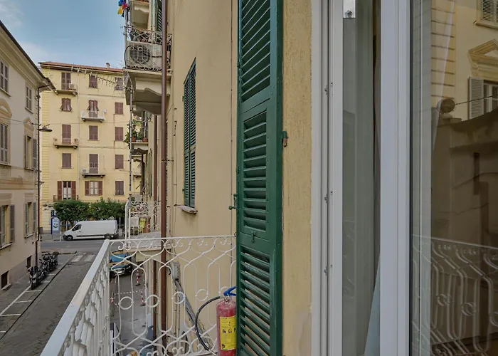 Guesthost - One Step Away From The Historic Center Lovely Flats *