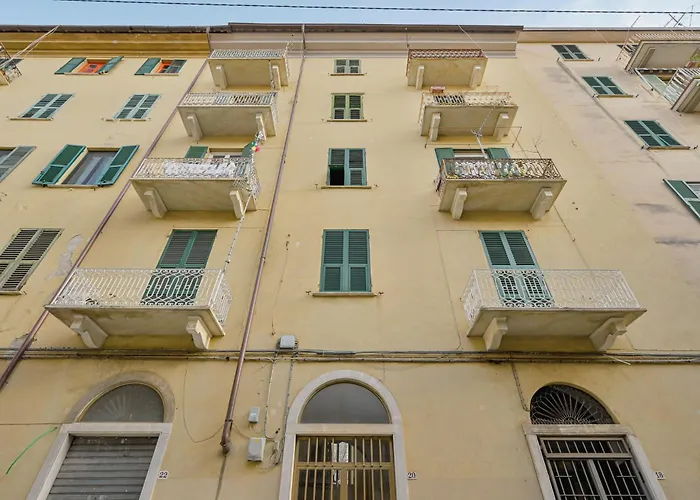 Guesthost - One Step Away From The Historic Center Lovely Flats * La Spezia