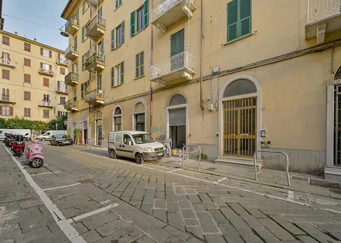 Guesthost - One Step Away From The Historic Center Lovely Flats Apartment